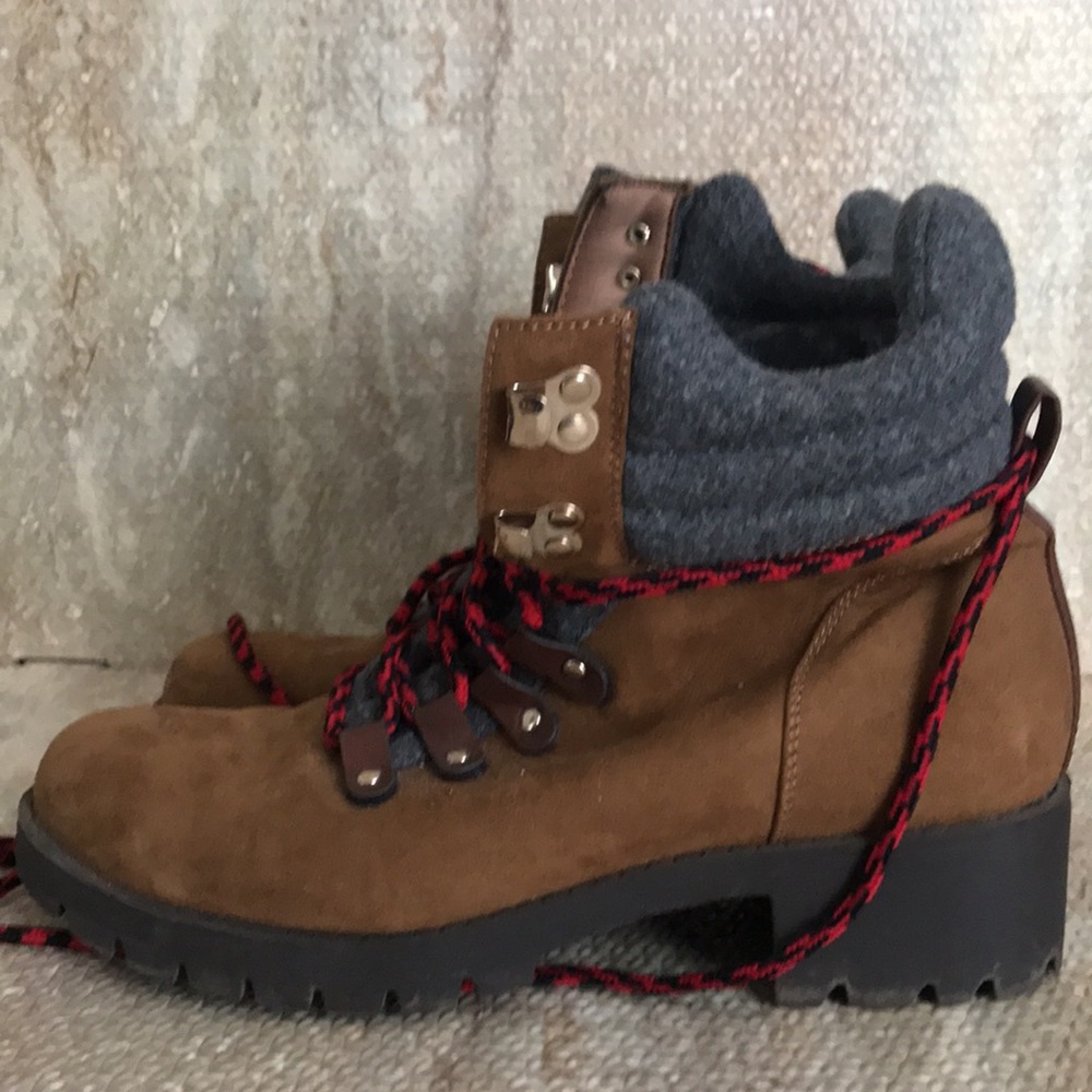 Mudd Women Winter Booties Size 7 1/2 Med - Picture 2 of 4